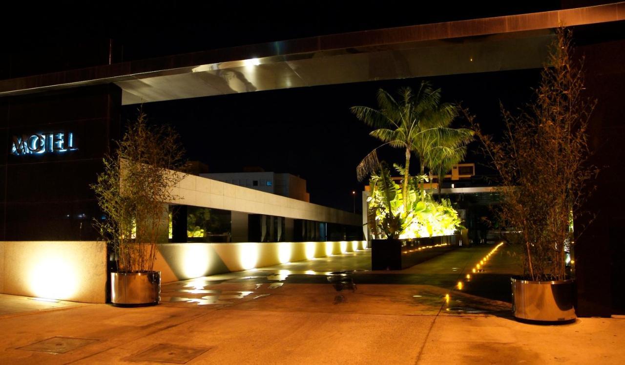 Motel Flamingo Perafita エクステリア 写真